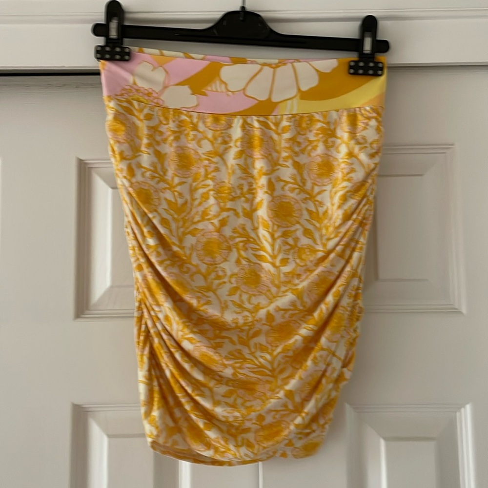 Sexy skirt with gorgeous colors